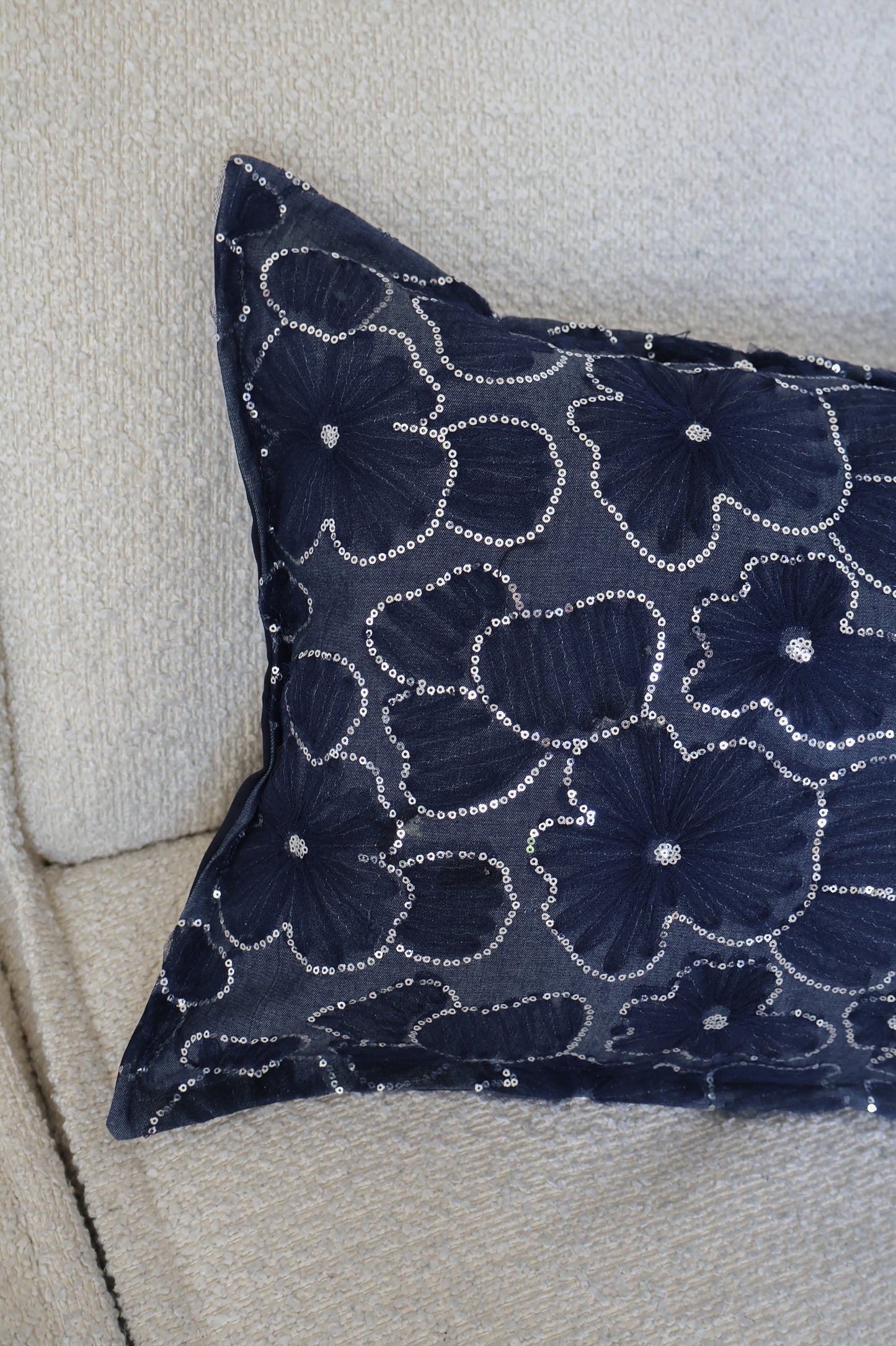 Pippa's pillow - Indigo