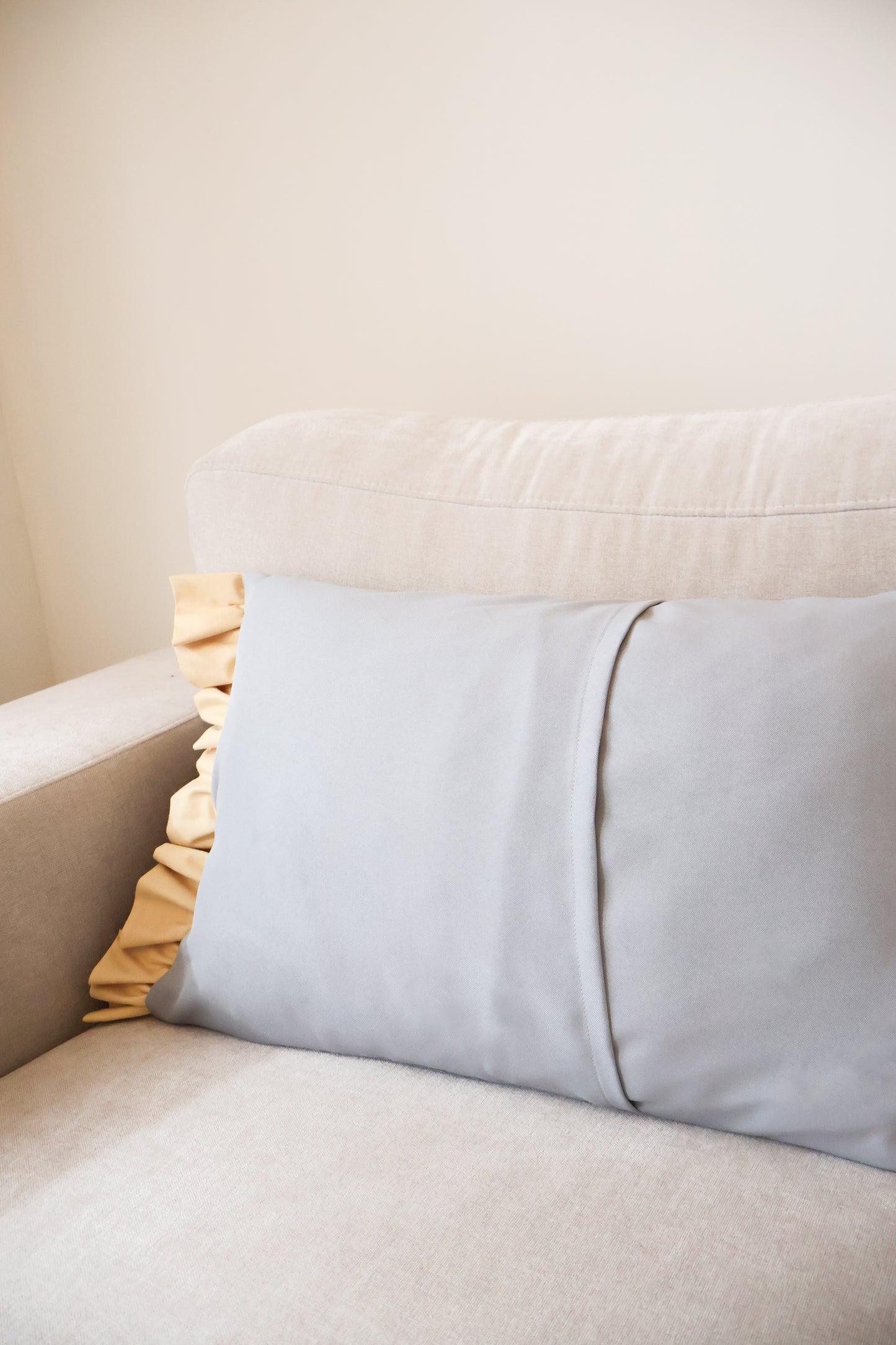 Pippa's pillow - Stone