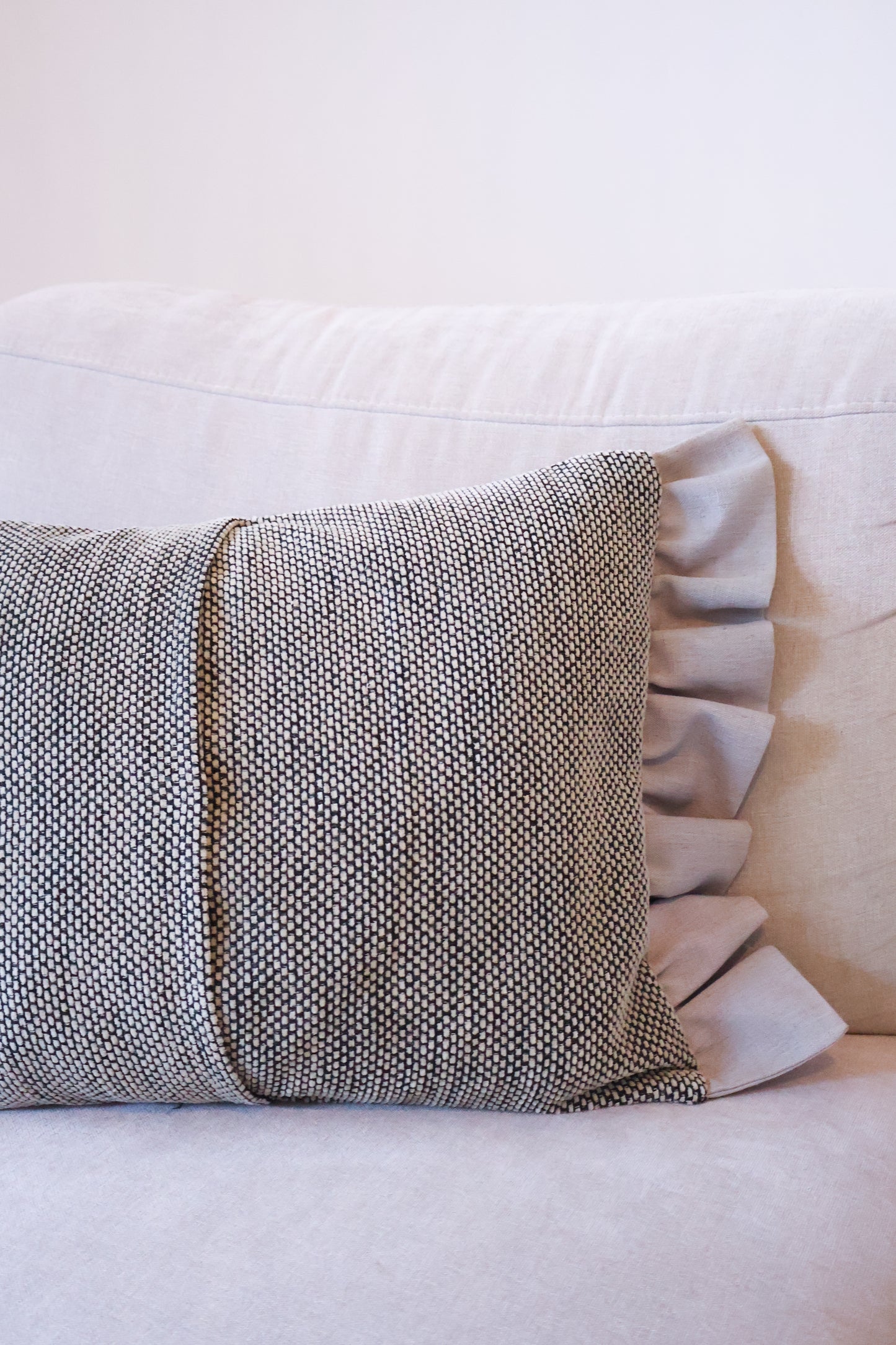 Pippa's pillow - Miro