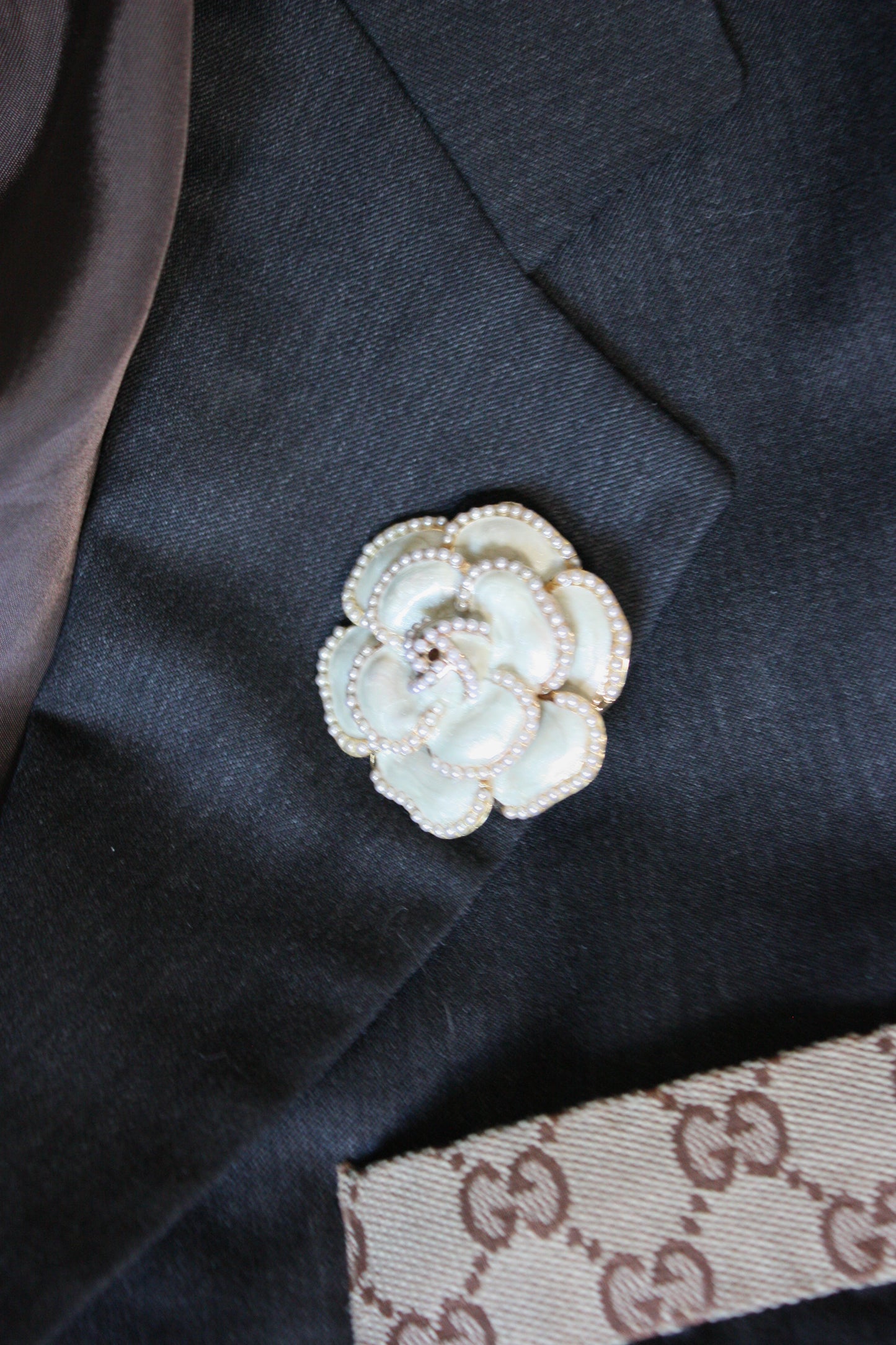 Broche bloem wit