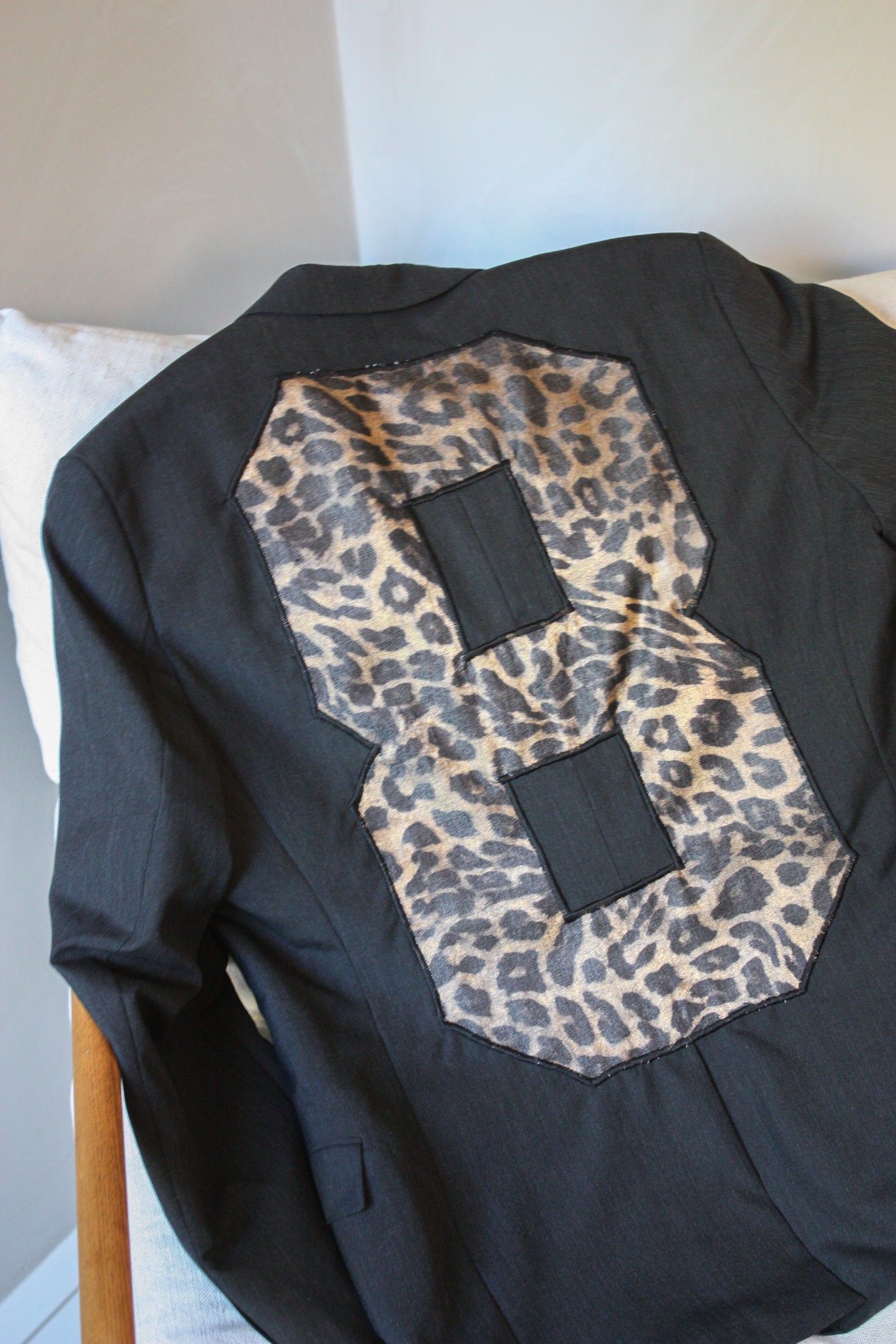 No.26 Lucky Number 8 - leopard