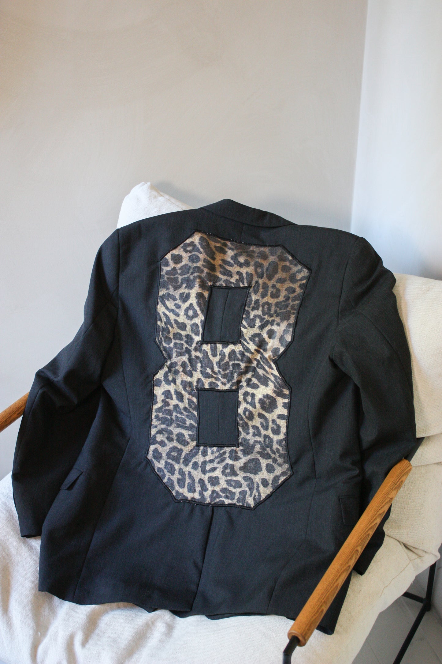 No.26 Lucky Number 8 - leopard