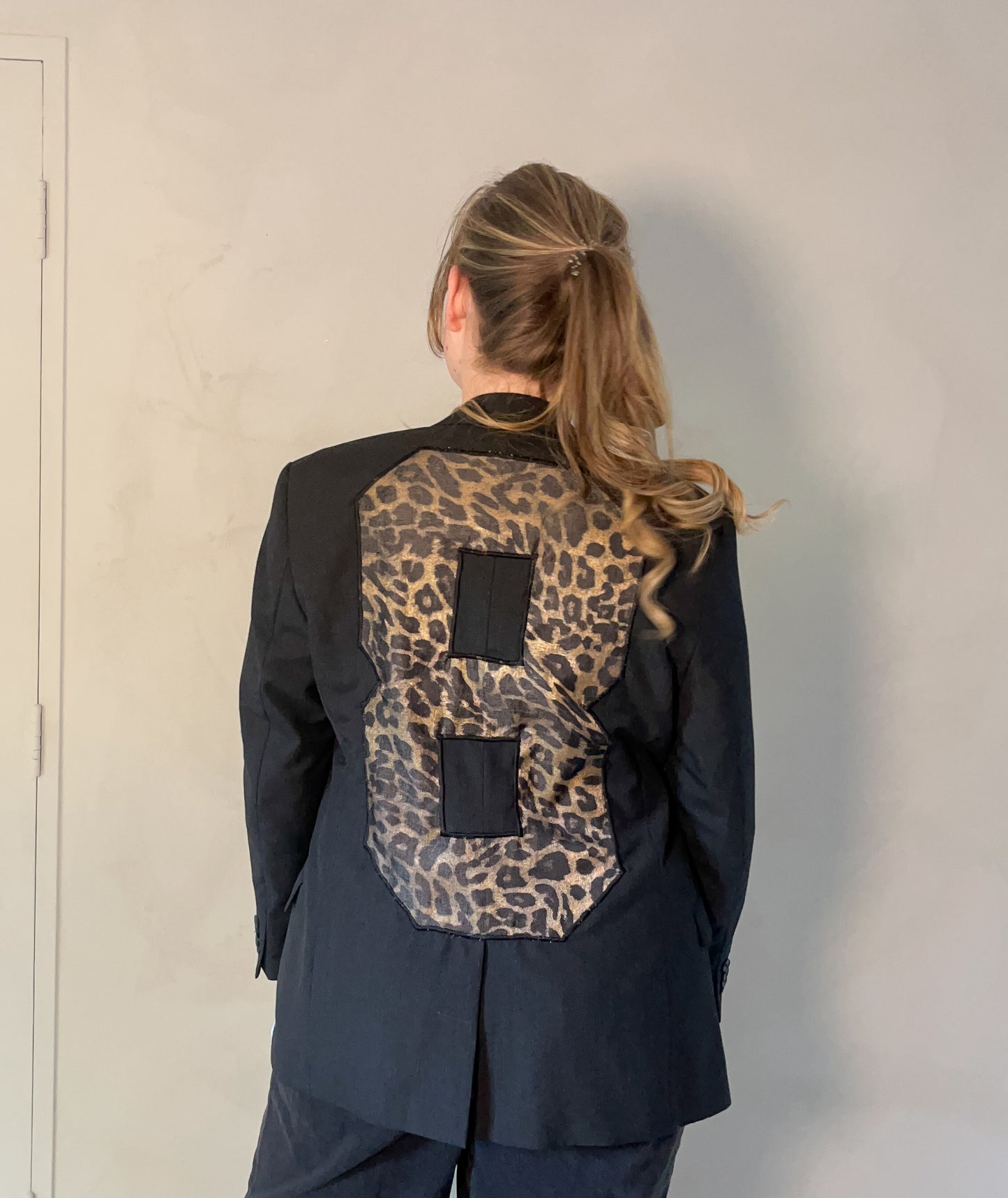 No.26 Lucky Number 8 - leopard