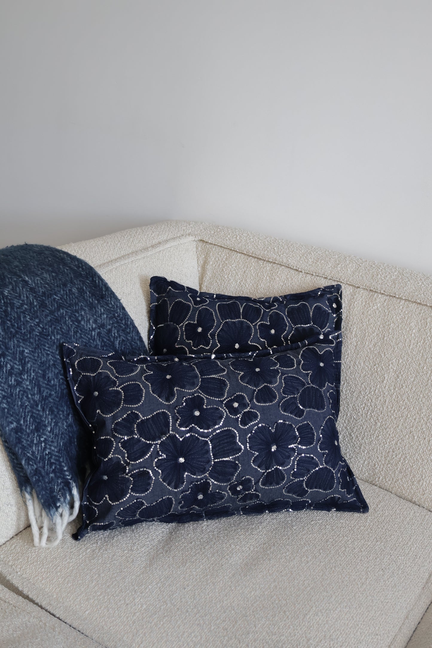 Pippa's pillow - Indigo