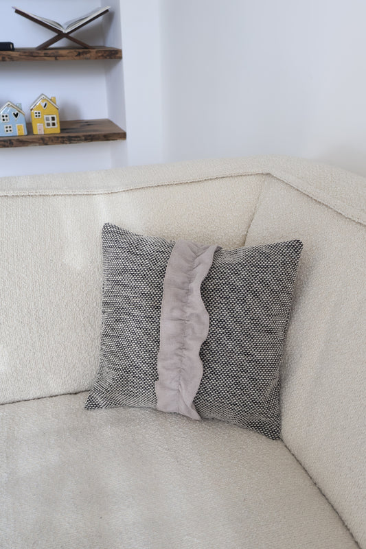 Pippa's pillow - Sable