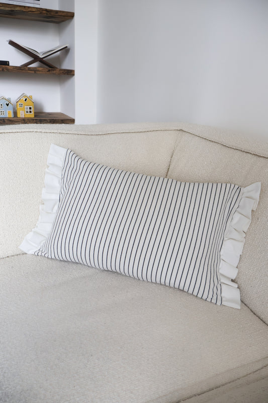 Pippa's pillow - Stripes