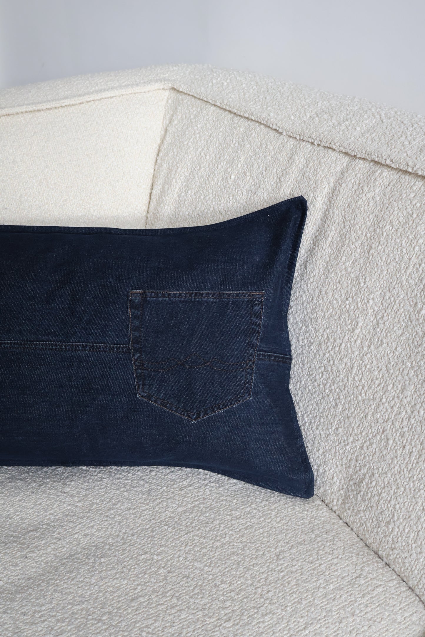 Pippa's pillow - Denim