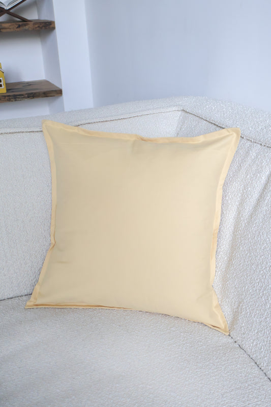 Pippa's pillow - Butter yellow