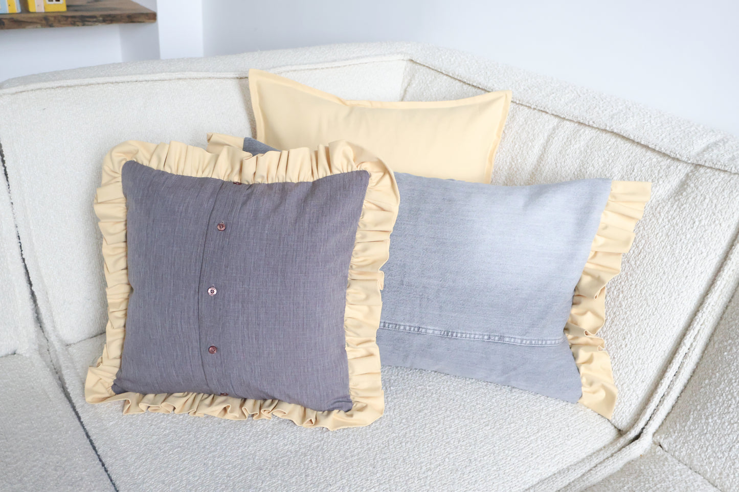 Pippa's pillow - Butter yellow