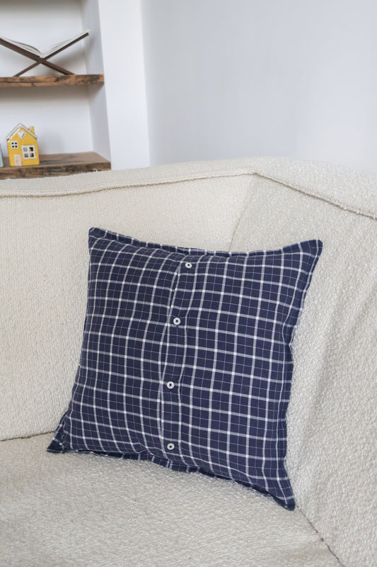 Pippa's pillow - Gingham