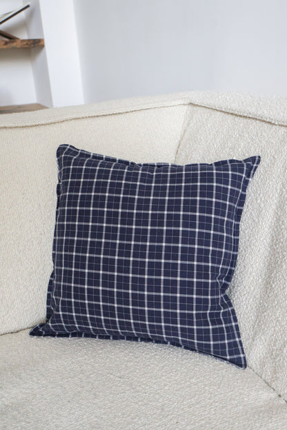Pippa's pillow - Gingham