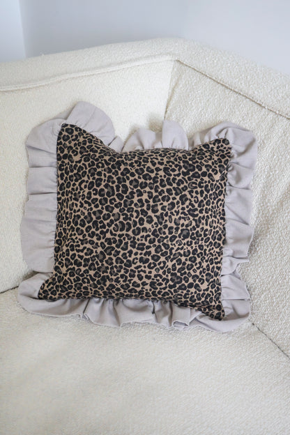 Pippa's pillow - Panthera
