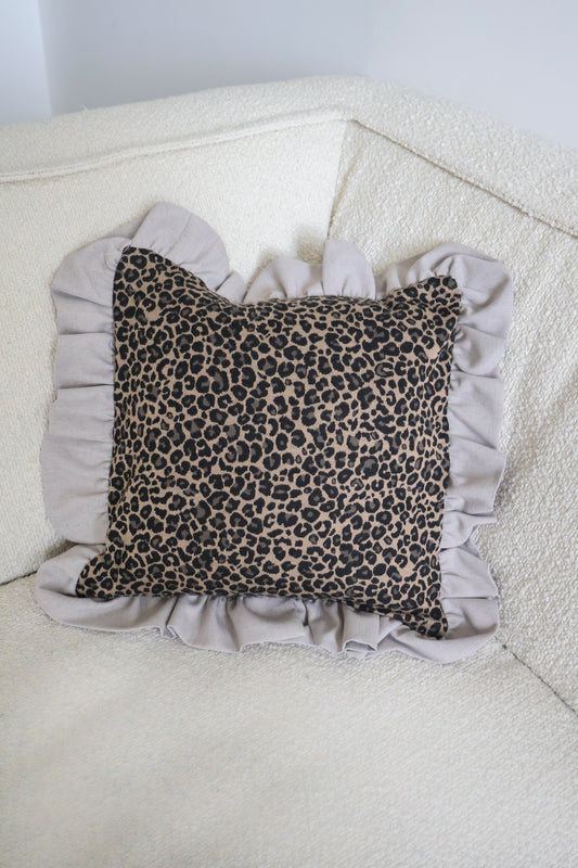 Pippa's pillow - Panthera