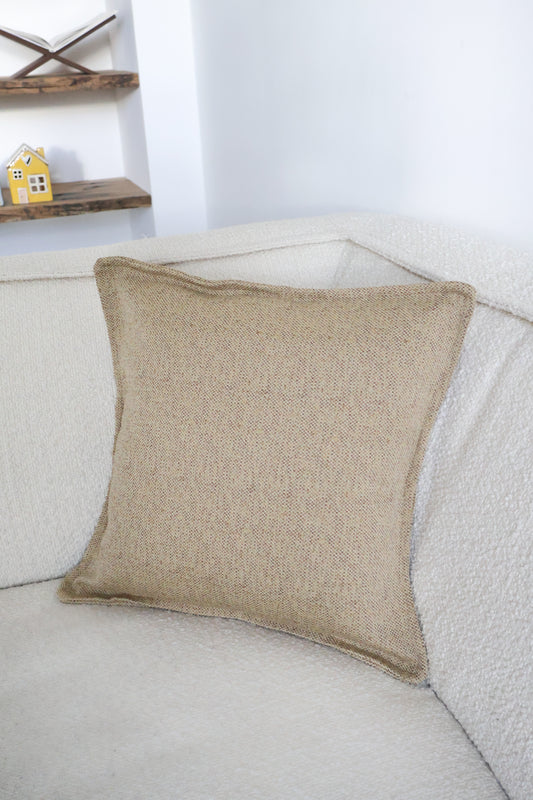 Pippa's pillow - Sandy