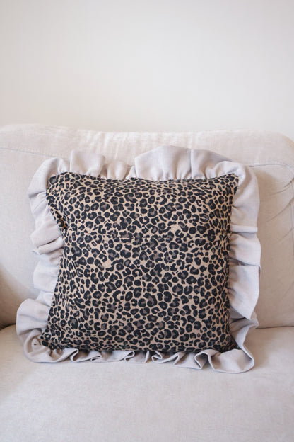 Pippa's pillow - Panthera