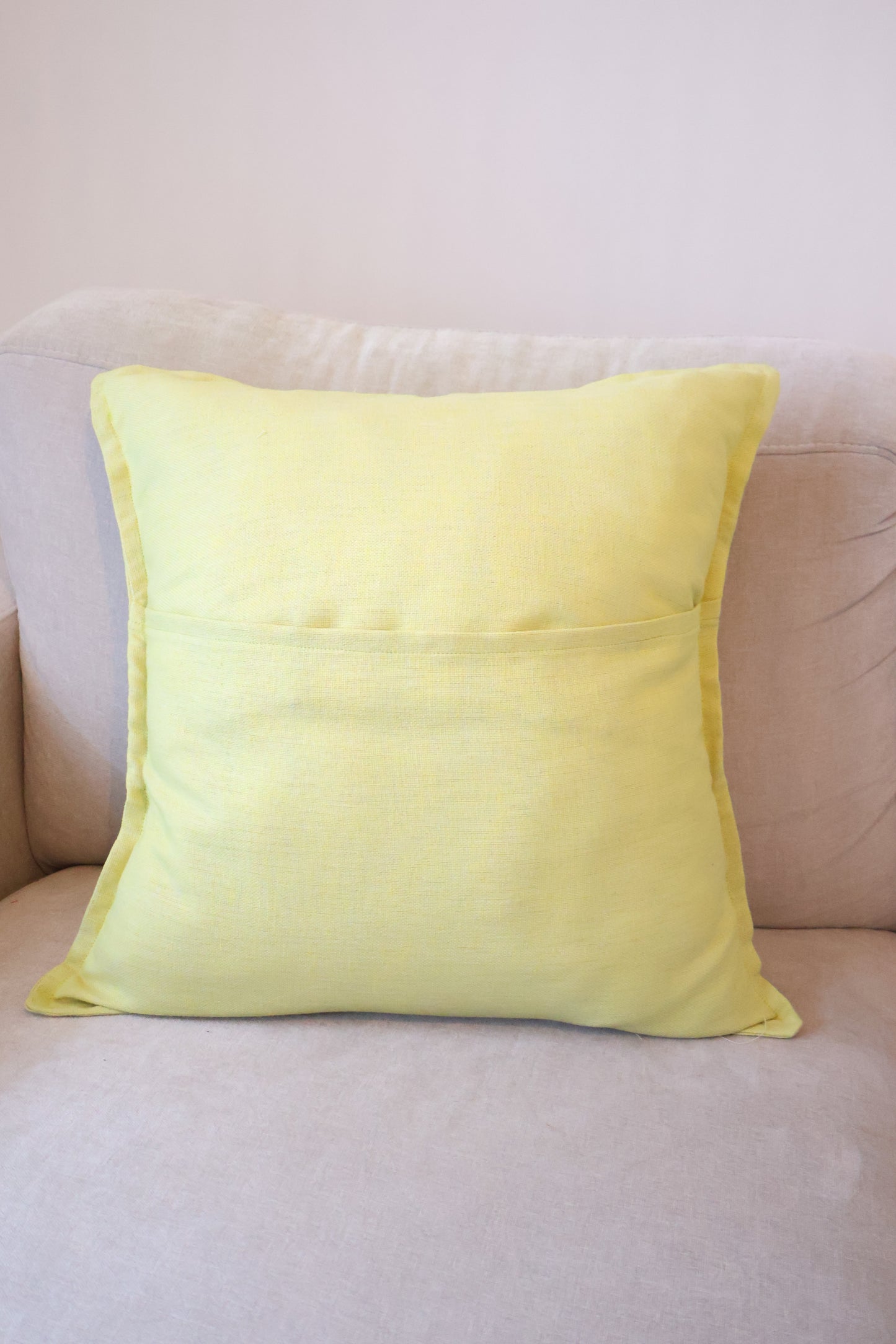 Pippa's pillow - Limon