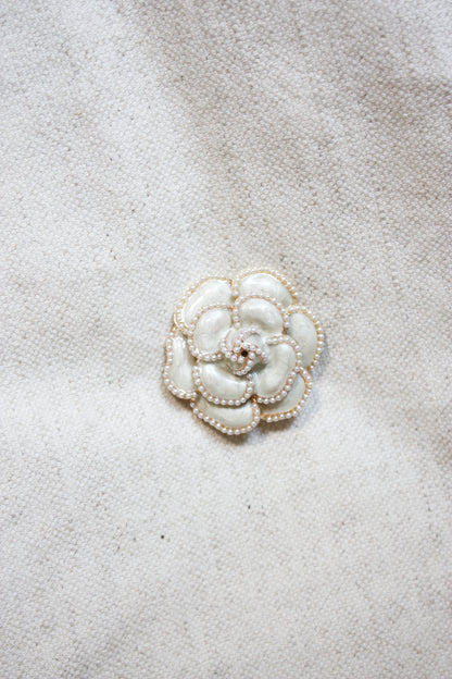 Broche bloem wit